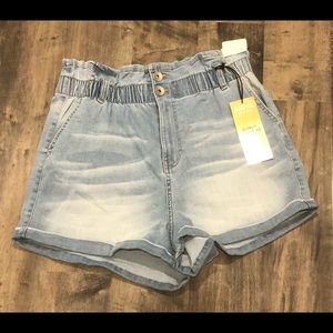 Ariya High Waisted Shorts